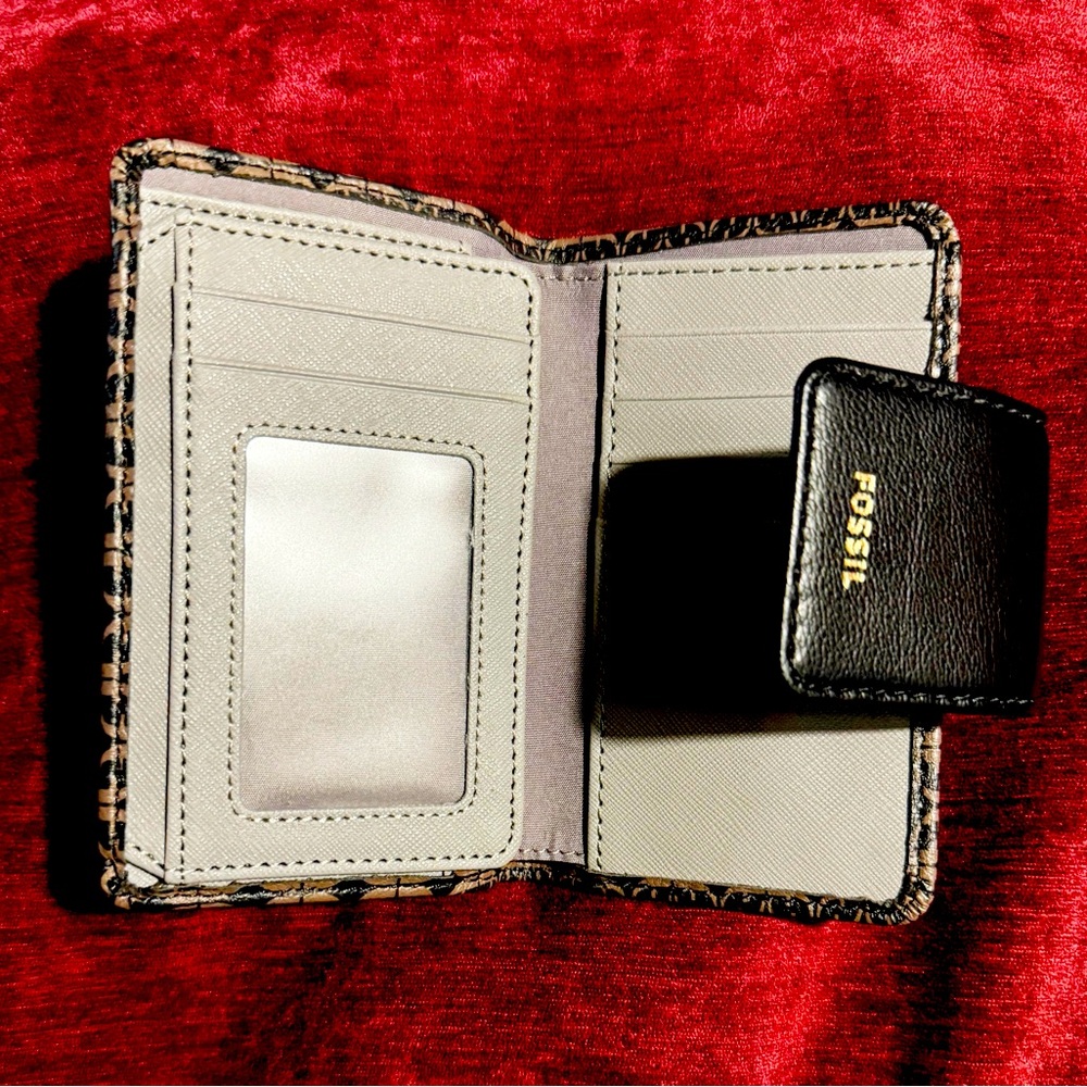 Fossil Wallet - image 3